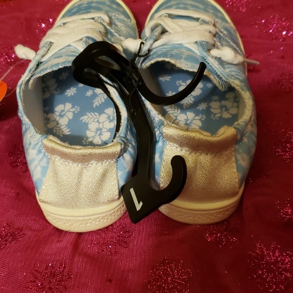 Lil girls tennis shoe,   NWT - Picture 4 of 4